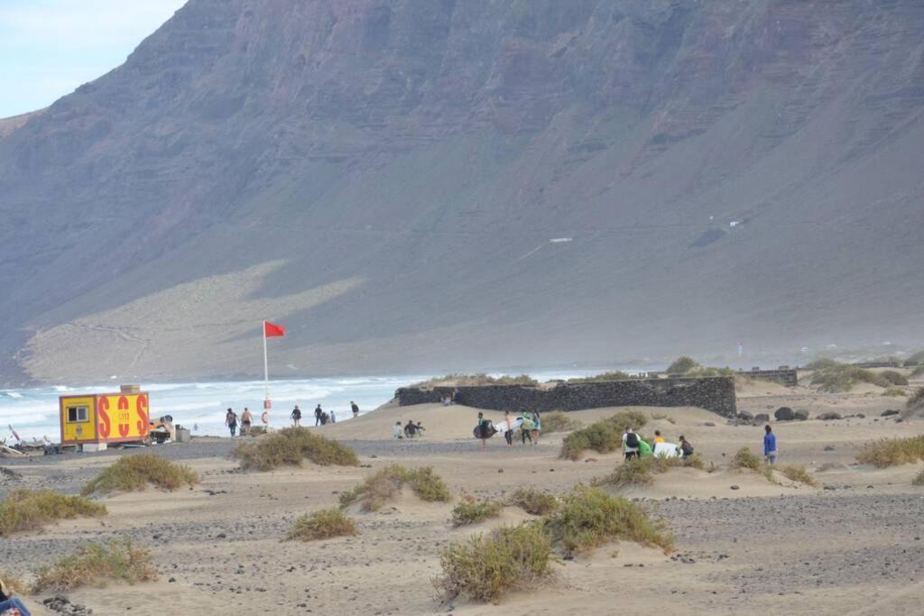 Lanzarote Famara Beach Exteriör bild